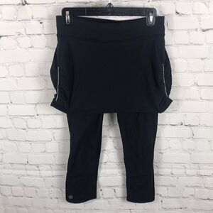 ATHLETA- 2-in-1 Chaturanga Capri Legging Modest Small EUC black & reflective